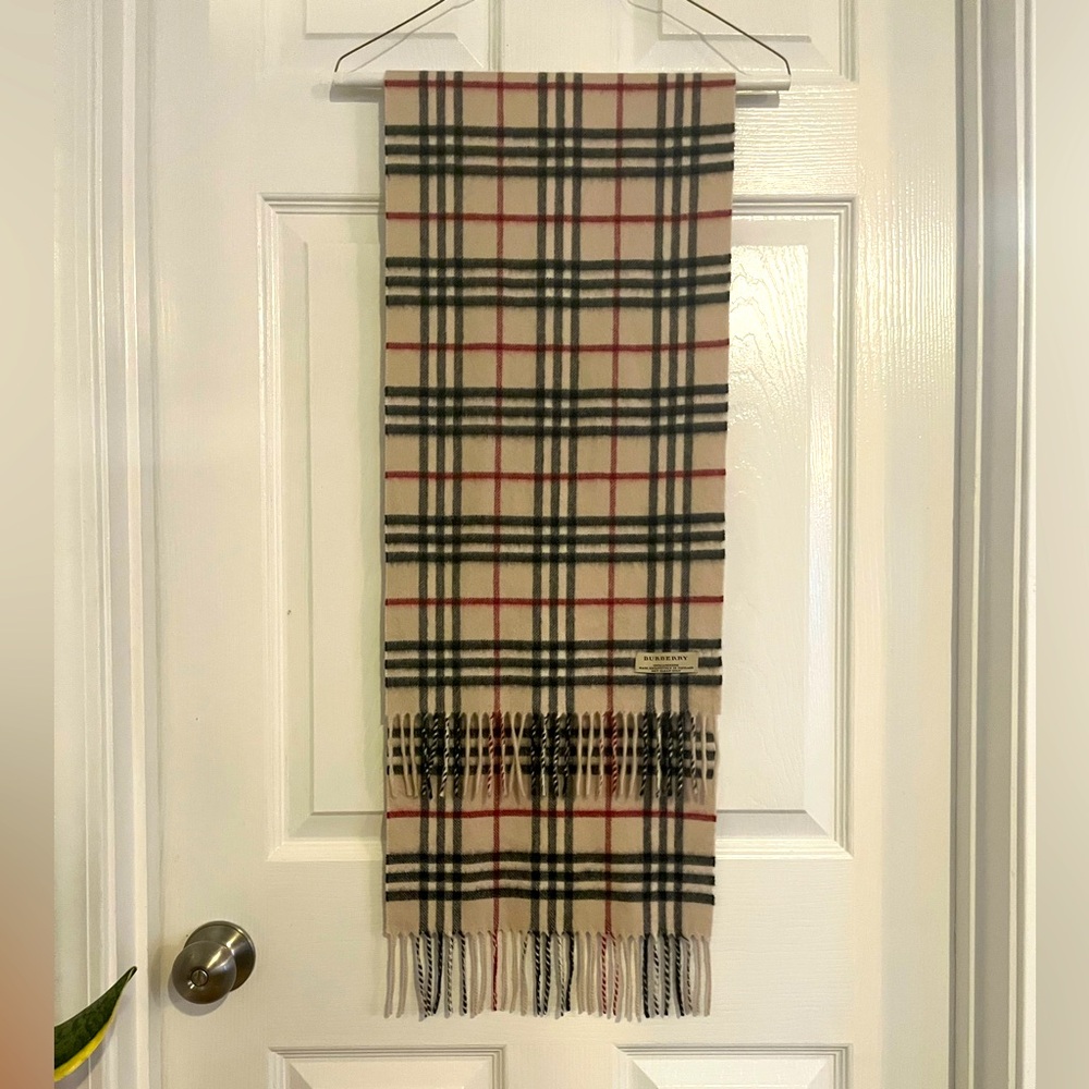 Burberry authentic scarf made in Scotland